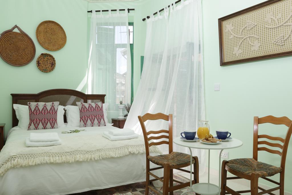 To Konatzi Tis Marikas Tzai Tou Yianni Guest House เกโต ดรายส์ ภายนอก รูปภาพ